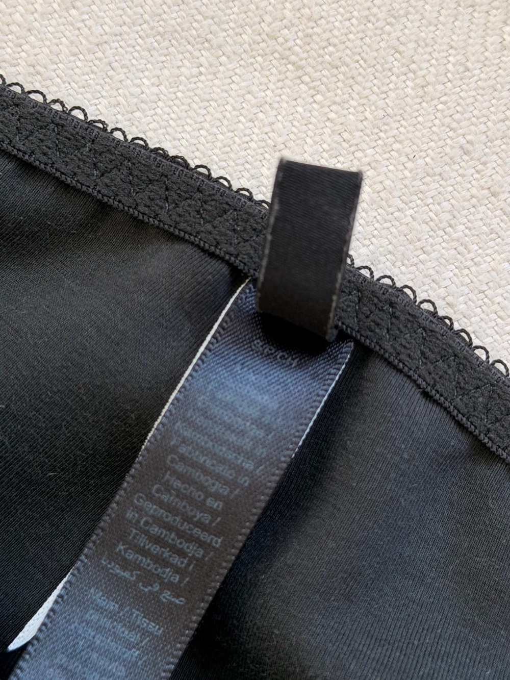 Skims Cotton Shapewear Capris - Picture 5 of 6